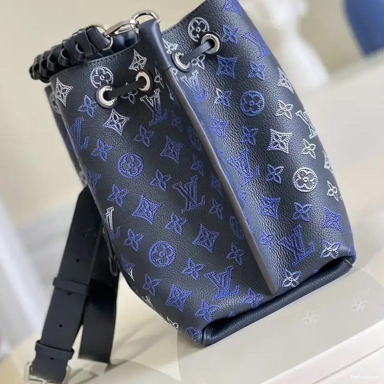 Fashionrepsfam ru LV 2111YA0036 Bags 0824
